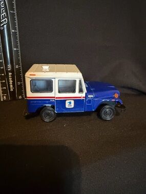 Kinsmart 1:26 Diecast 1971 Jeep DJ-5B Delivery Truck Blue White U.S. Mail Model